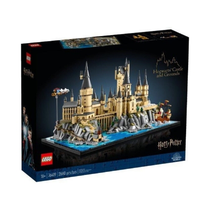 Picture of LEGO® Harry Potter™: Hogwarts™ Castle and Grounds (76419)